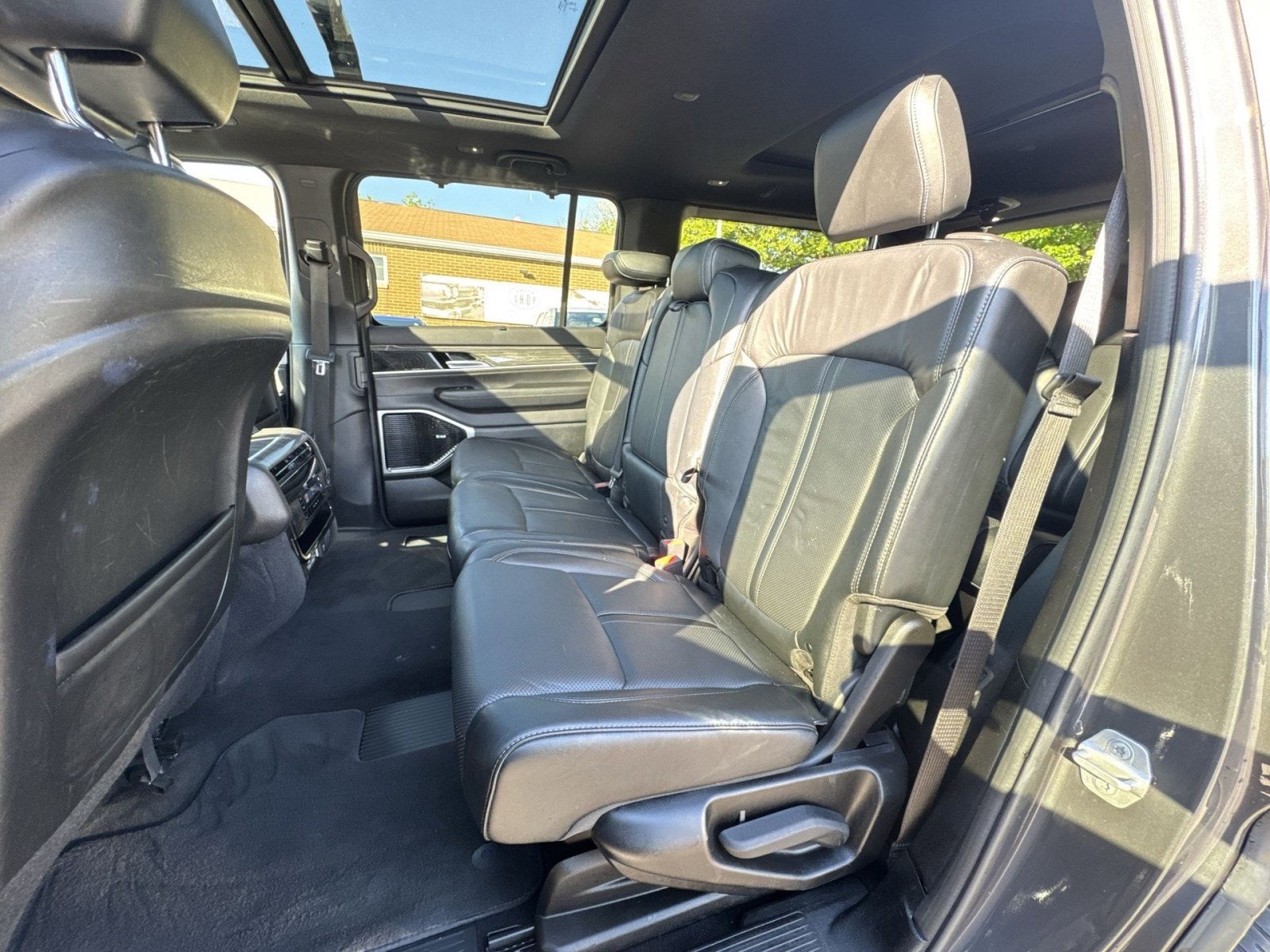 2022 Jeep Wagoneer Series III