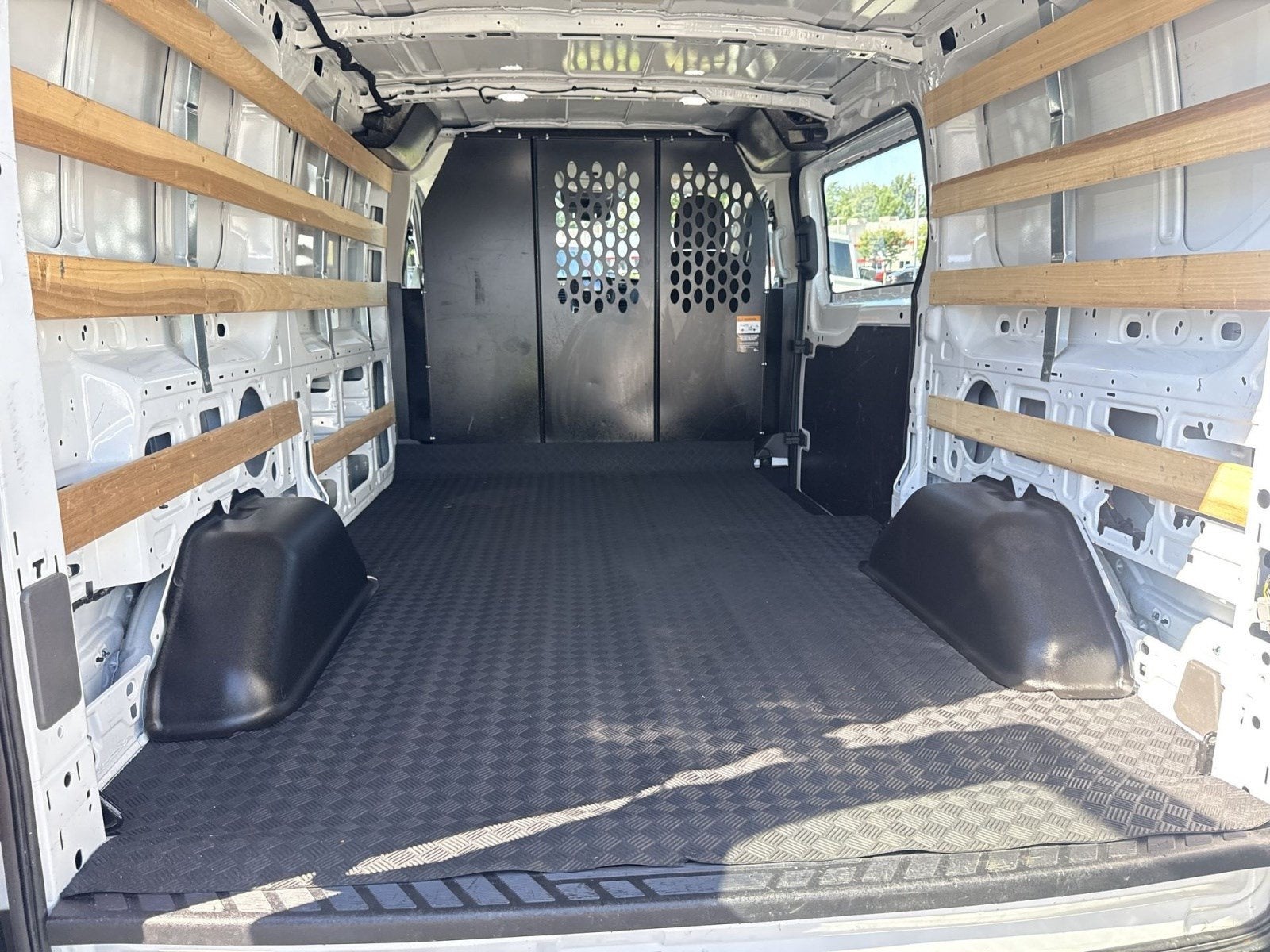 2025 Ford Transit-250 Cargo Van T-250 130" Low Rf 9070 GVWR RWD