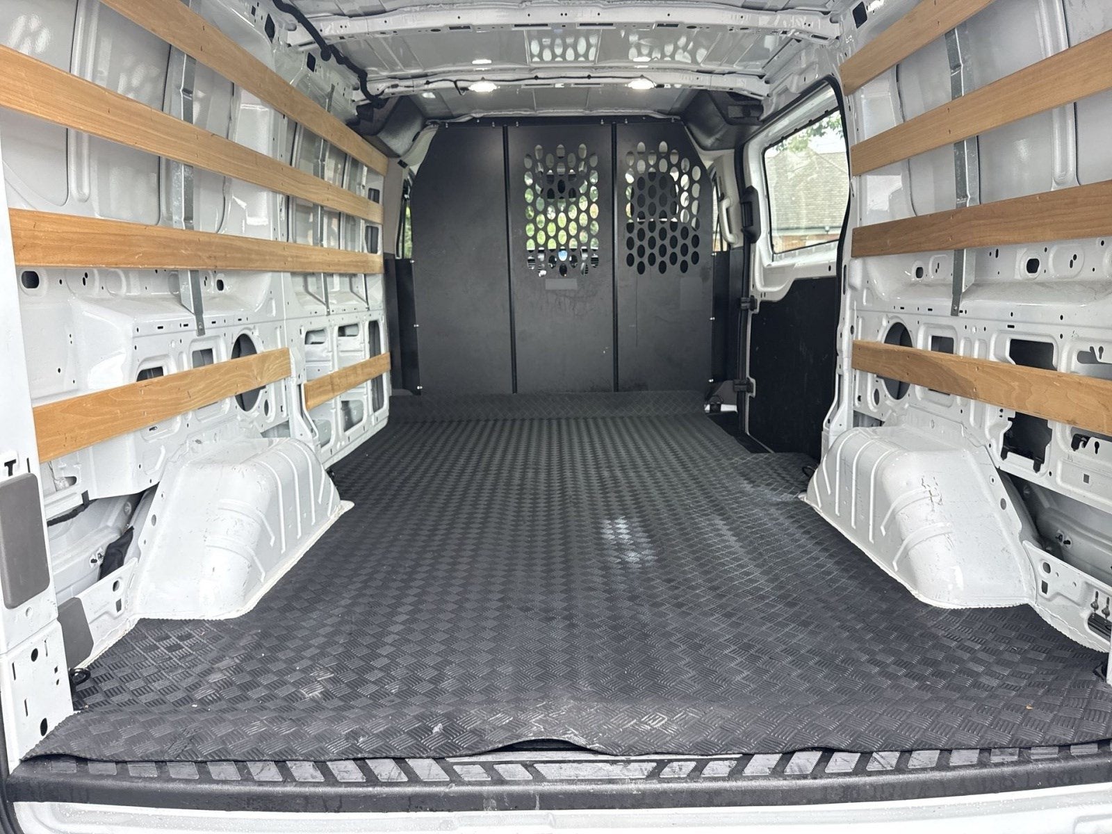 2025 Ford Transit Cargo Van T-250 130" Low Rf 9070 GVWR RWD