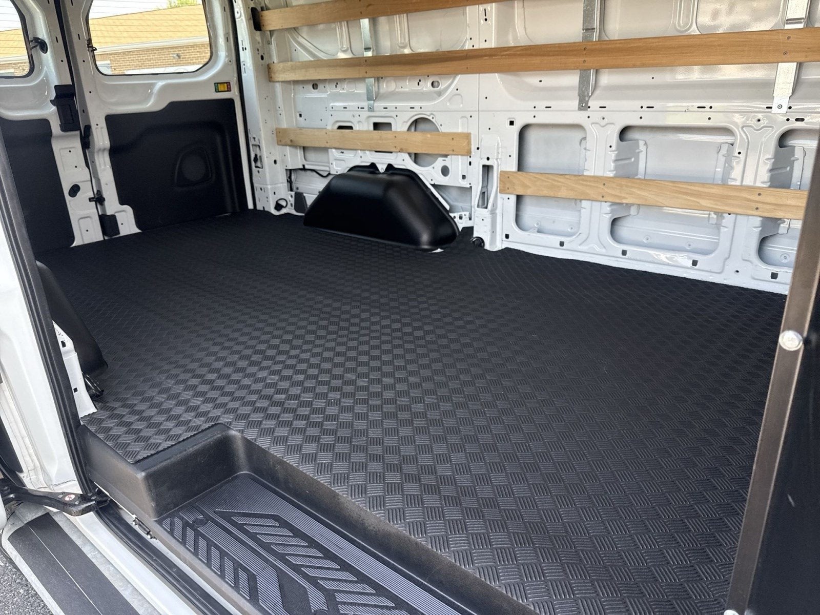2025 Ford Transit Cargo Van T-250 148" Low Rf 9070 GVWR RWD