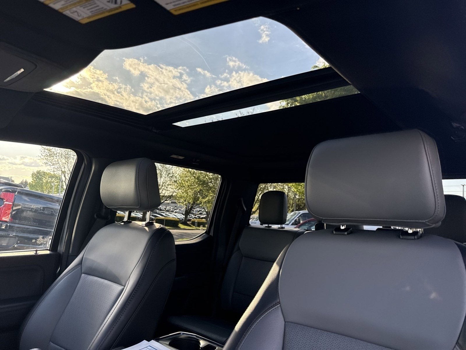 2025 Ford F-150 Lightning LARIAT