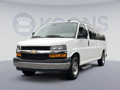 2024 Chevrolet Express Passenger 3500 1LT
