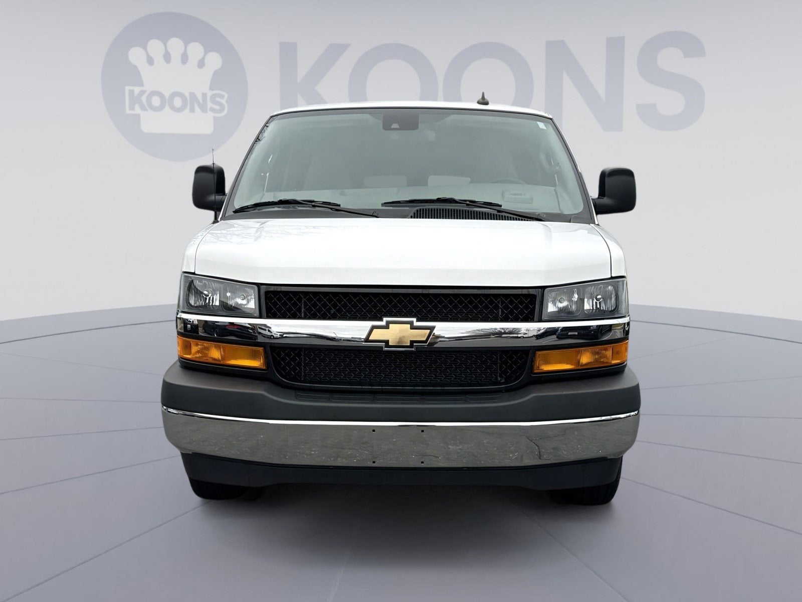2024 Chevrolet Express Passenger 3500 1LT
