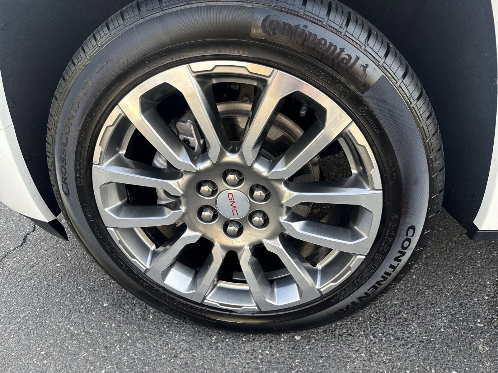 2022 GMC Acadia Denali