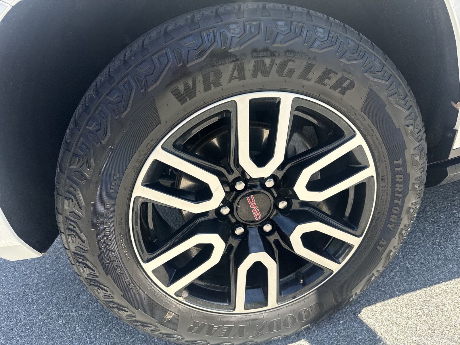 2023 GMC Yukon AT4