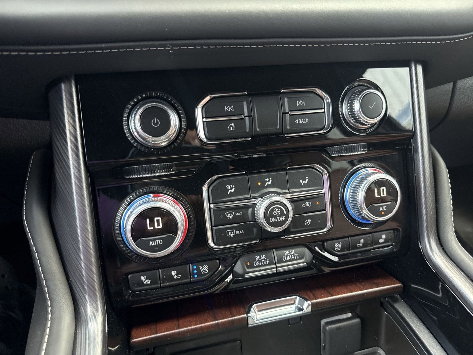 2024 GMC Yukon Denali Ultimate