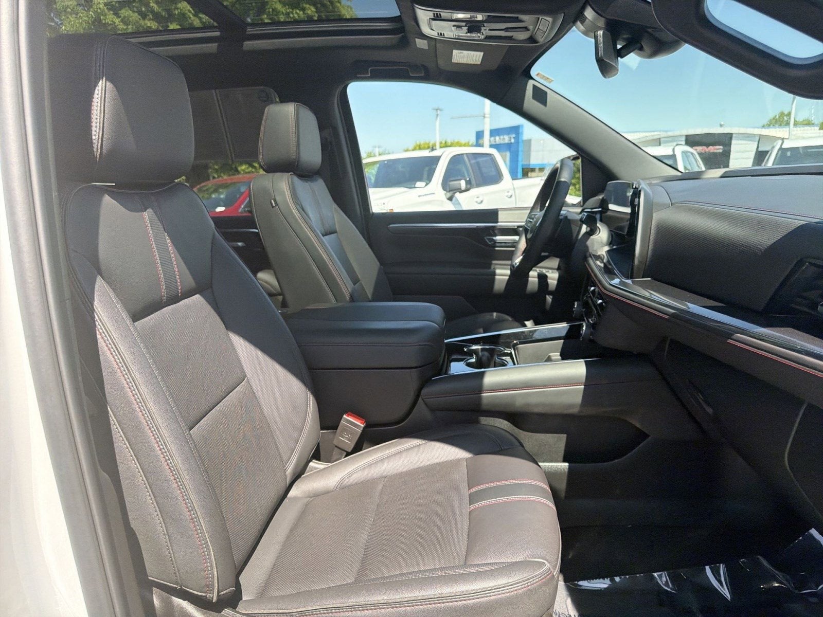 2025 Chevrolet Suburban RST