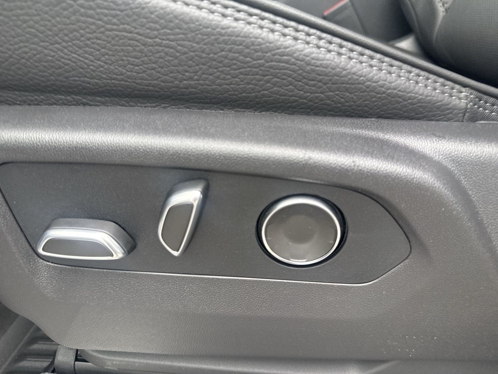 2026 GMC Sierra 3500HD Denali - Photo 9