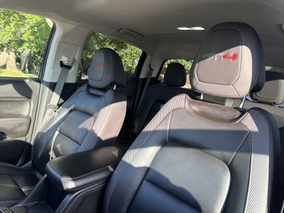 2022 GMC Canyon 4WD AT4 w/Leather