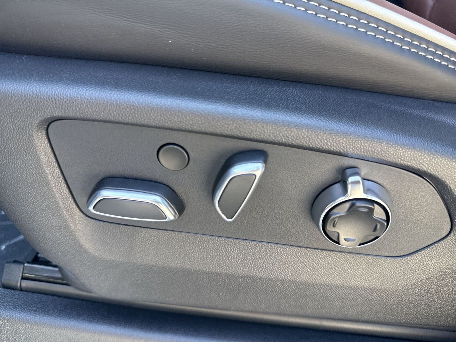 2026 GMC Sierra 1500 Denali Ultimate - Photo 8