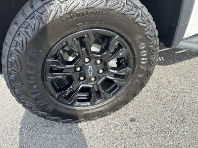 2025 Chevrolet Silverado 1500 ZR2