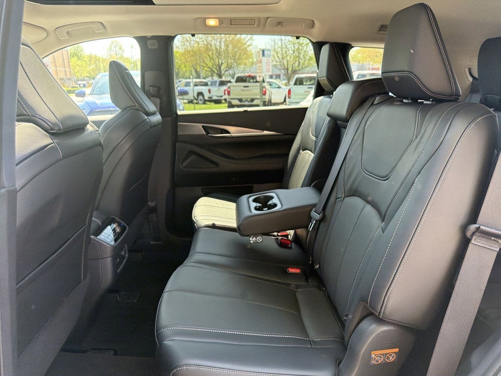 2023 INFINITI QX60 LUXE