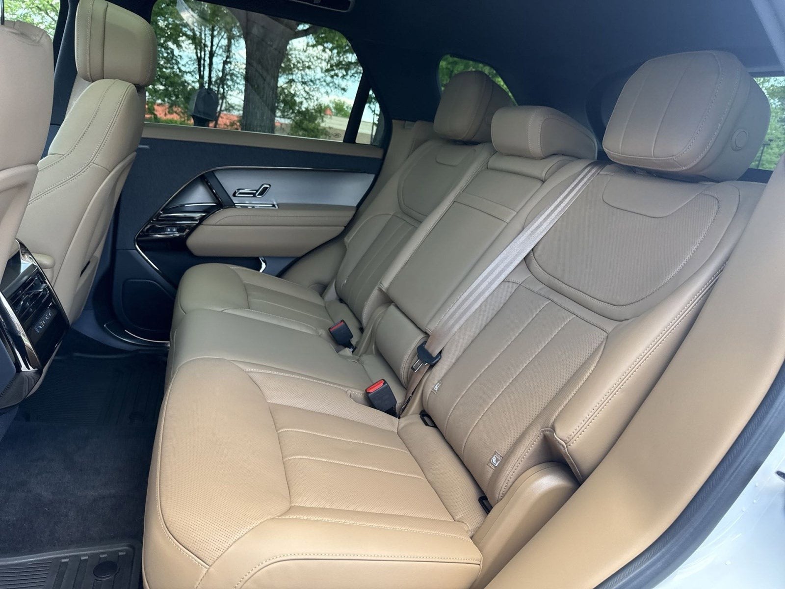 2025 Land Rover Range Rover Sport SE