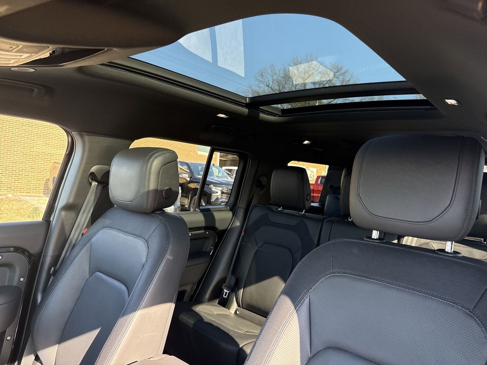 2024 Land Rover Defender X-Dynamic SE