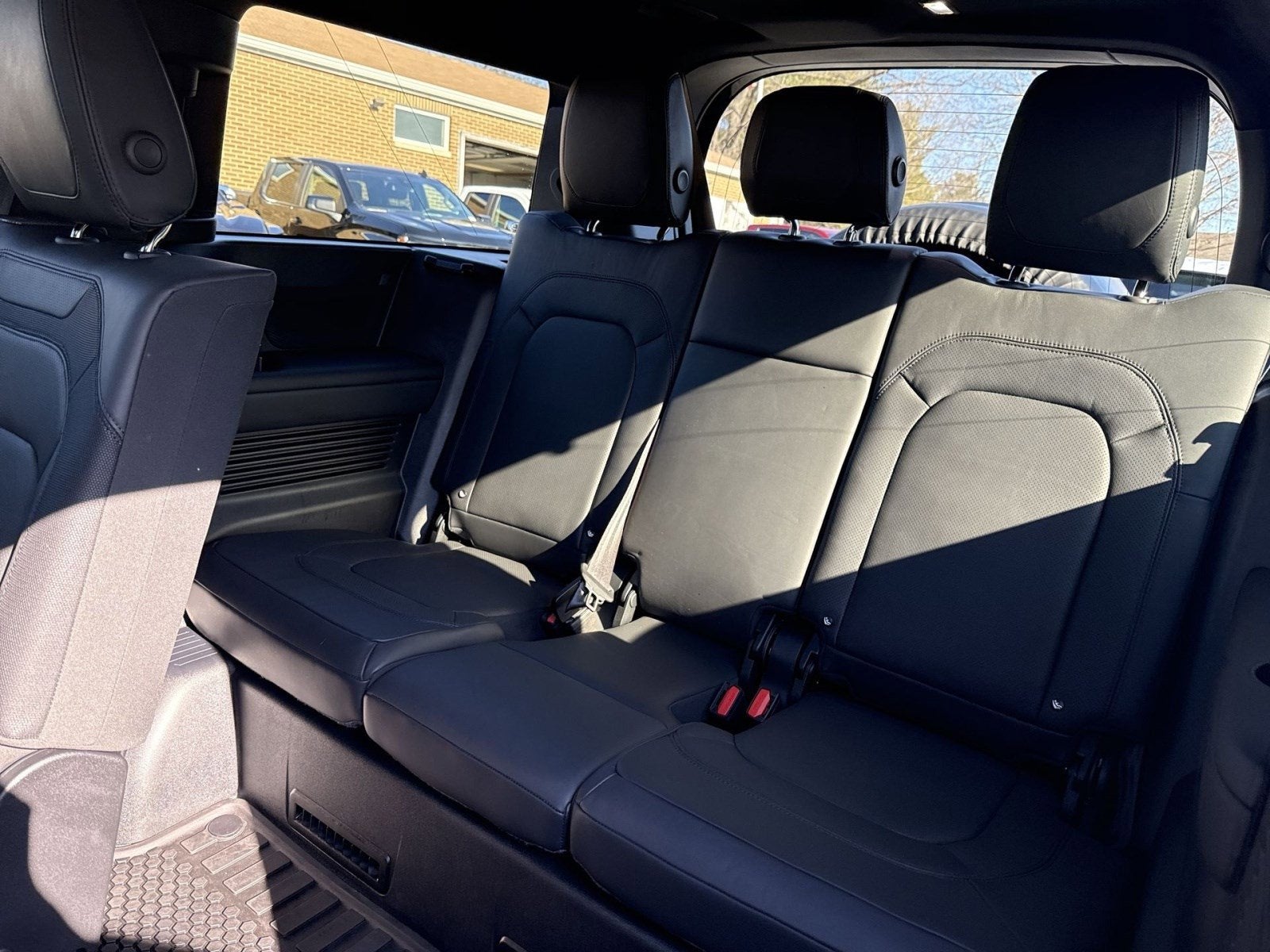 2024 Land Rover Defender X-Dynamic SE