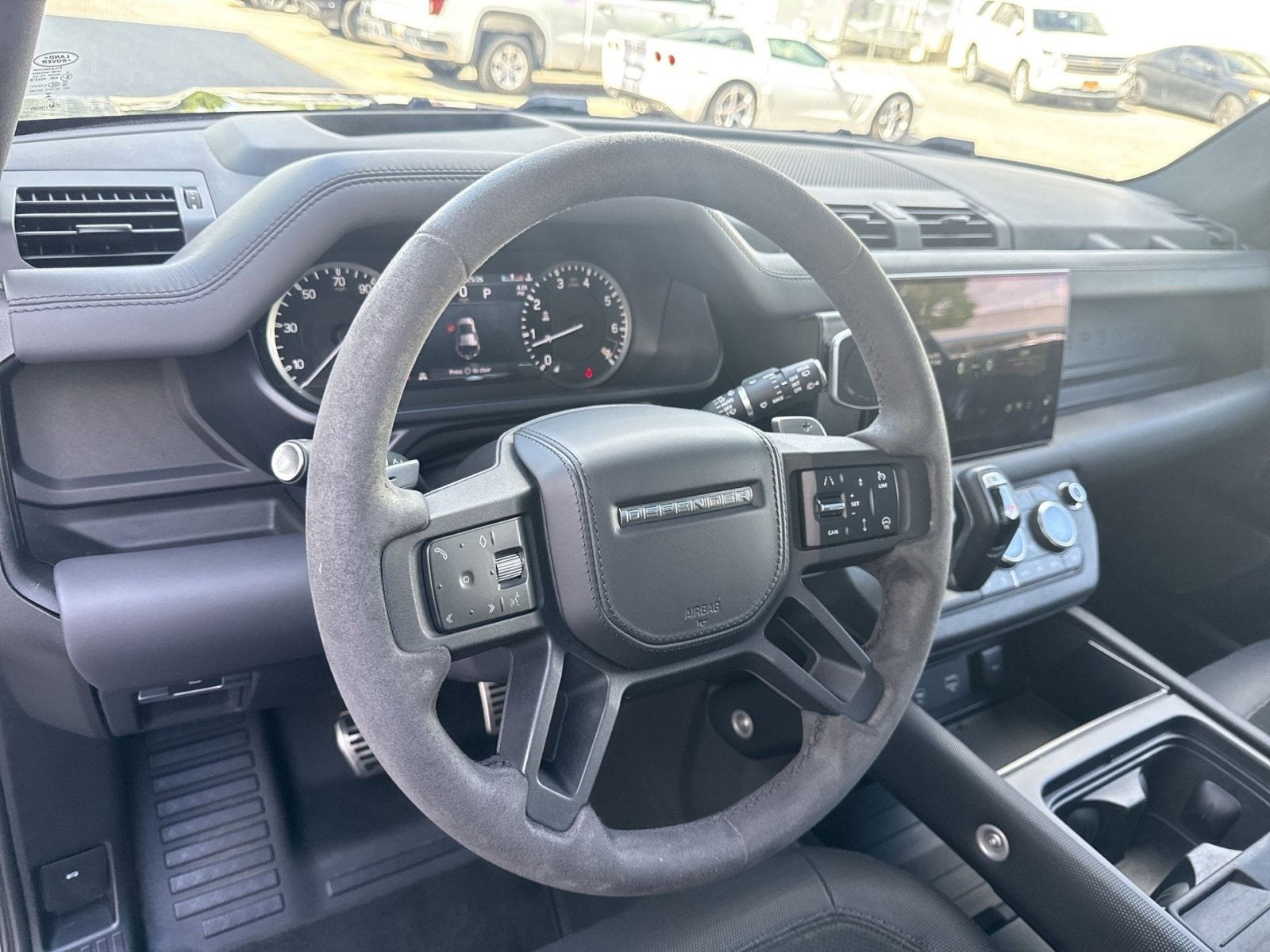 2023 Land Rover Defender V8