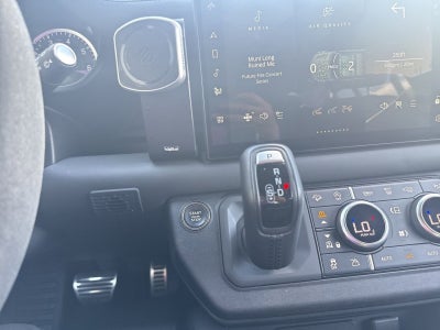 2023 Land Rover Defender V8