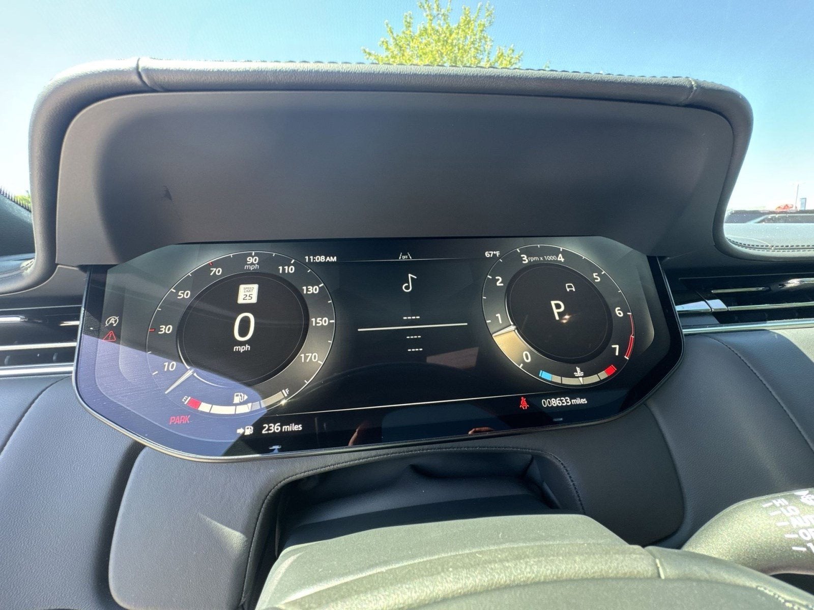 2025 Land Rover Range Rover SE