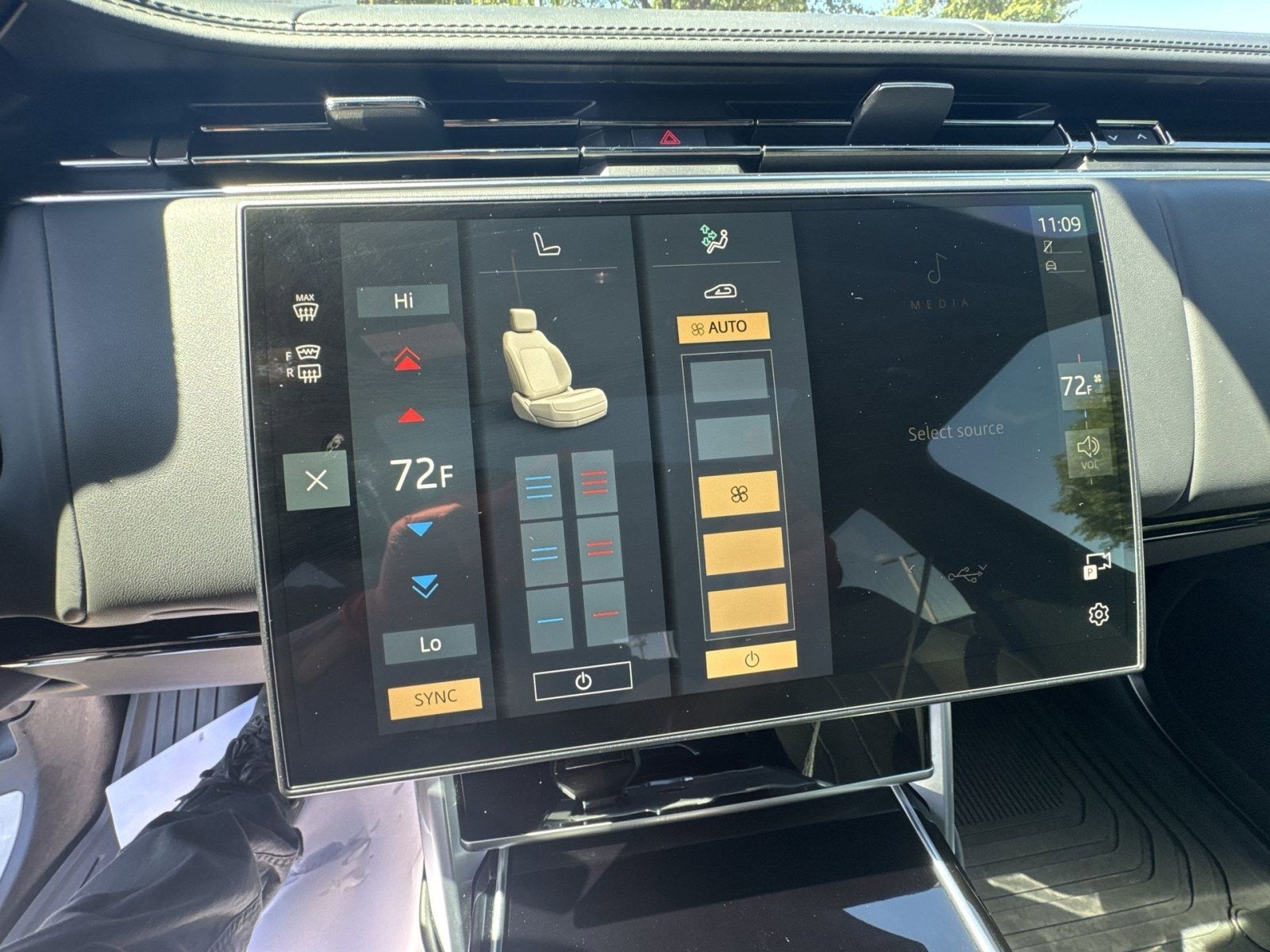 2025 Land Rover Range Rover SE