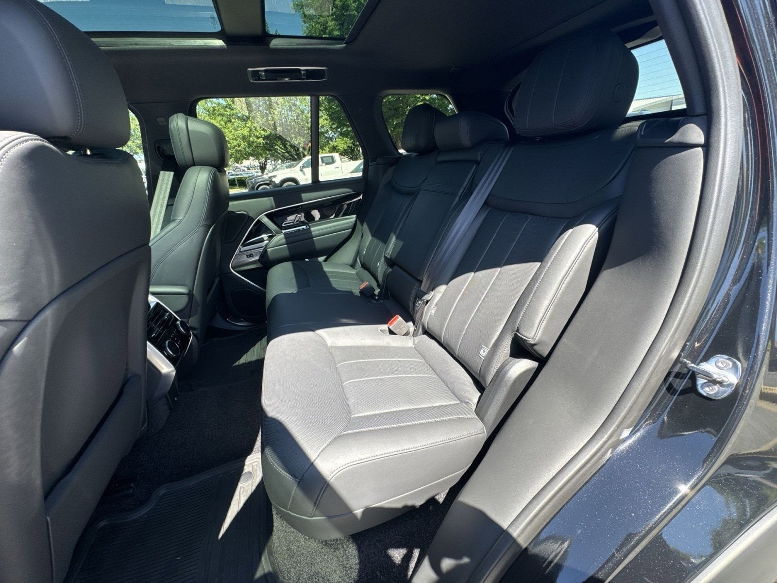 2025 Land Rover Range Rover SE