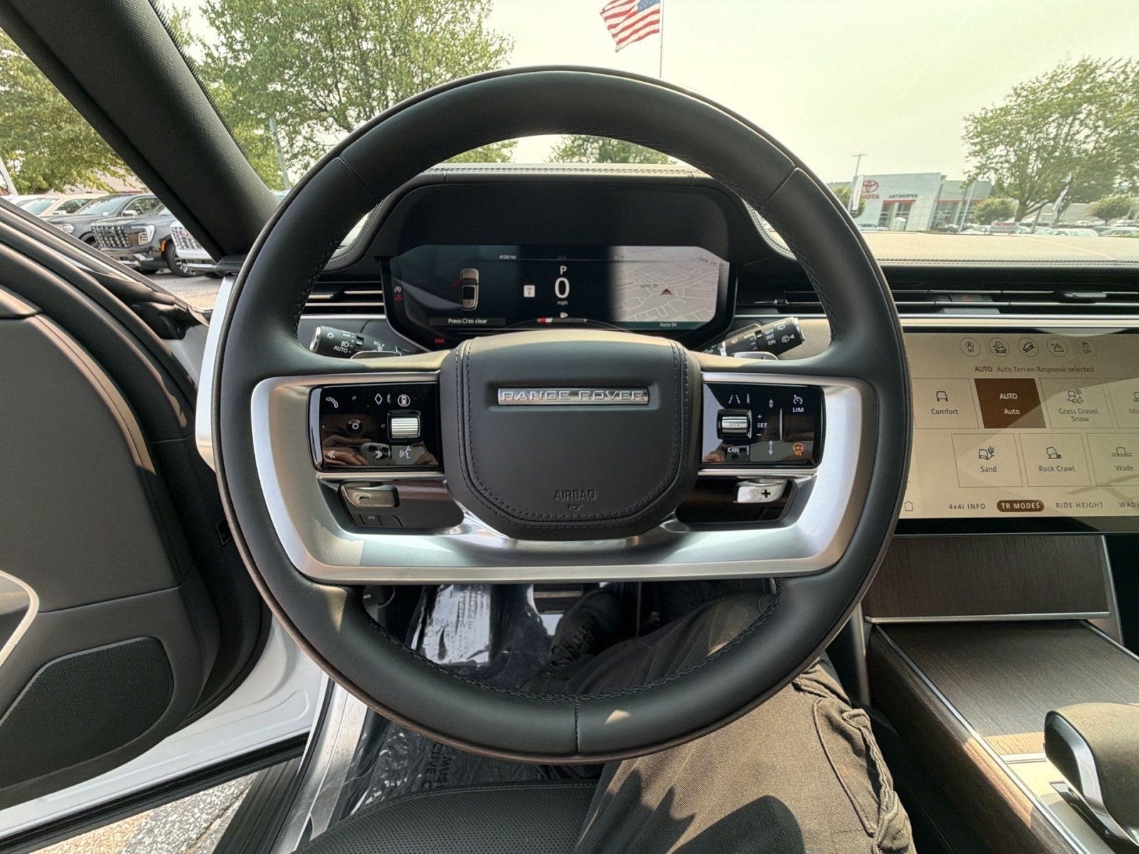 2025 Land Rover Range Rover P400 SE